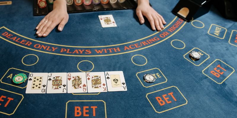 Baccarat luôn thu hút hàng ngàn người tham gia mỗi ngày nhờ vào sự kịch tính